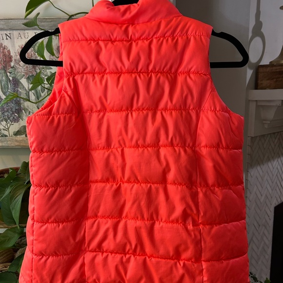 Old Navy Pink Sporty Quilted Vest - Picture 5 of 6